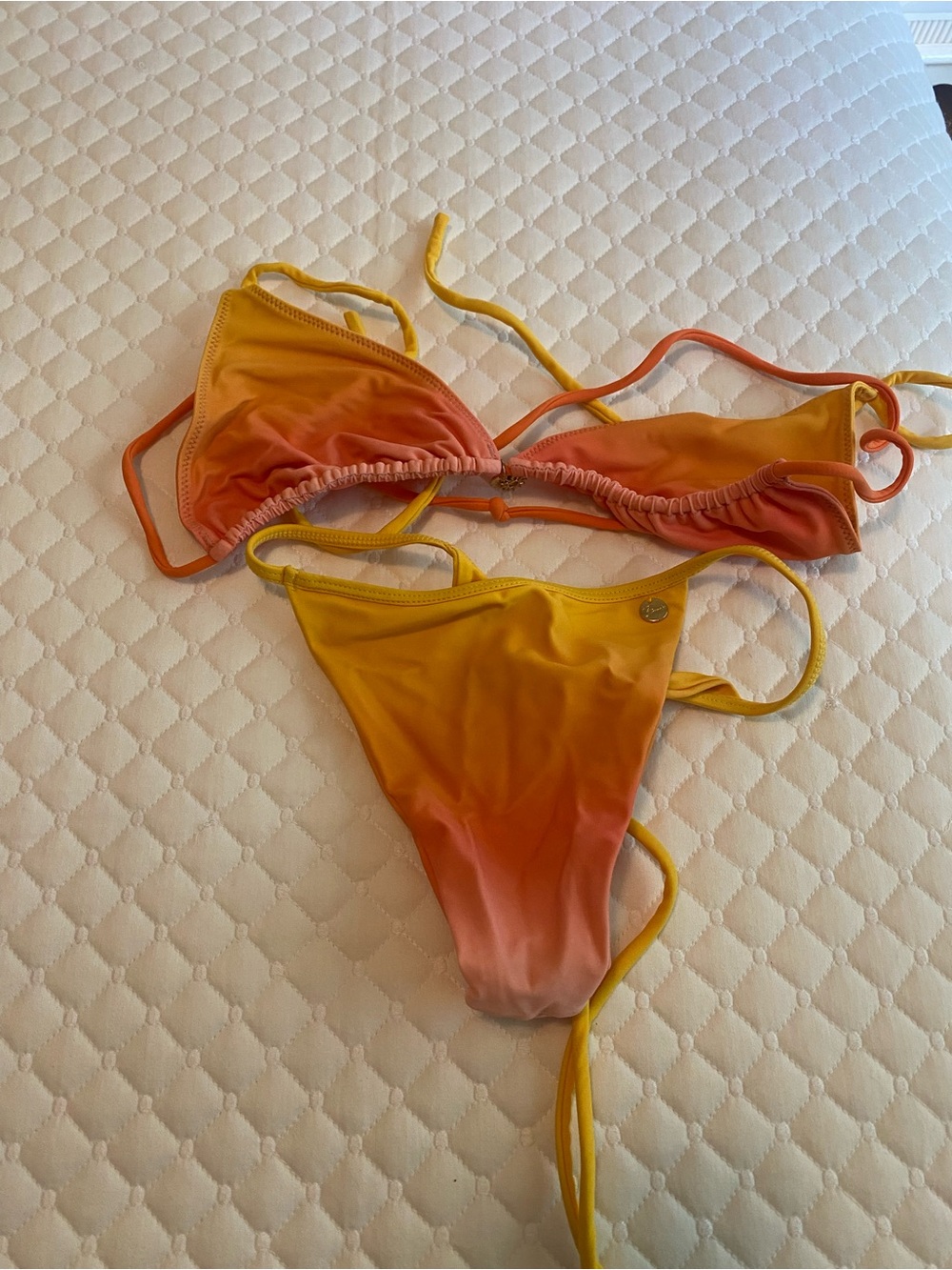 Women’s Gradient Orange-Yellow String Bikini - Brand Unspecified